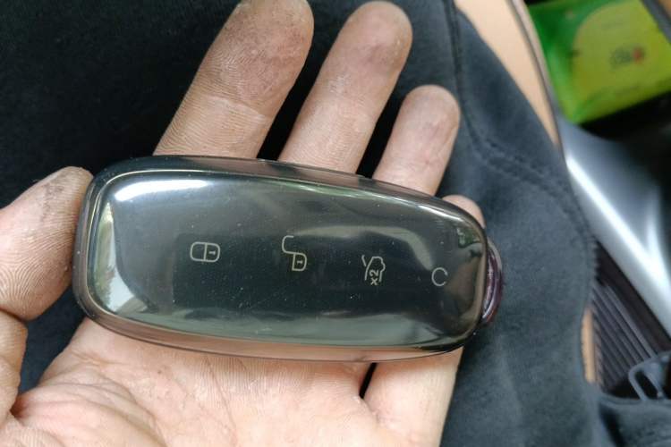 Used Denza D9 2024 DM-i 1050 Luxury Model Vehicle Key