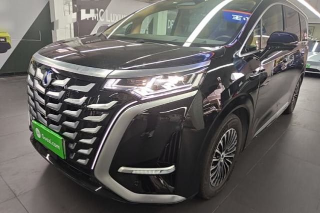 Used Denza D9 2025 DM-i Intelligent Drive 1020 Four-Wheel Drive Flagship Model