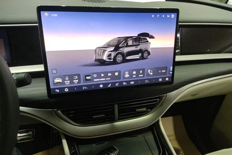 Used Denza D9 2025 DM-i Intelligent Drive 1020 Four-Wheel Drive Flagship Model Audio And AC Panel