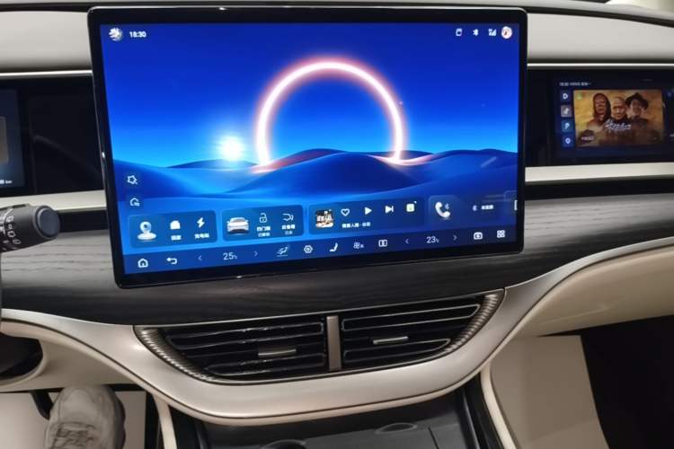 Used Denza D9 2025 DM-i Intelligent Drive 1020 Four-Wheel Drive Flagship Model Audio And AC Panel