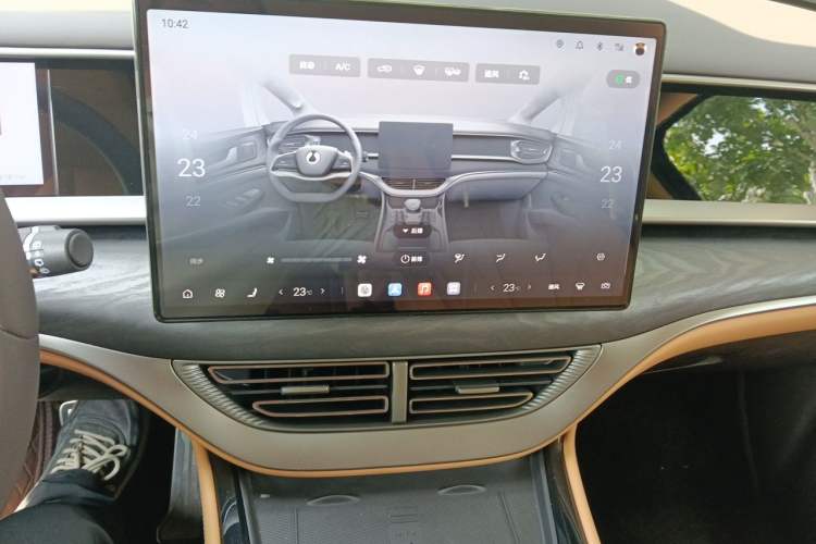 Used Denza D9 2025 Model DM-i Four-Wheel Drive Prestige Edition Audio And AC Panel