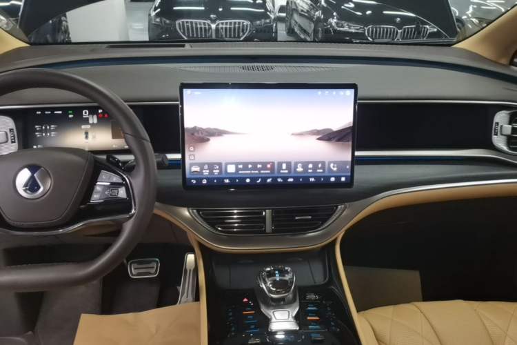 Used Denza D9 2025 DM-i Intelligent Drive 1020 Four-Wheel Drive Flagship Model Audio And AC Panel