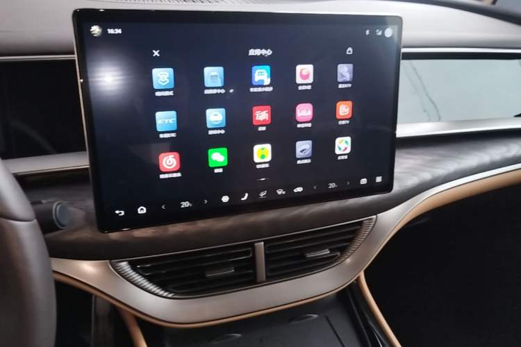 Used Denza D9 2025 DM-i Intelligent Drive 1020 Four-Wheel Drive Prestige Model Audio And AC Panel