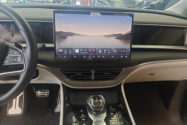 Used Denza D9 2025 DM-i Intelligent Drive 1020 Four-Wheel Drive Flagship Model Audio And AC Panel