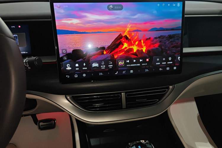 Used Denza D9 2025 DM-i Intelligent Drive 1020 Four-Wheel Drive Flagship Model Audio And AC Panel