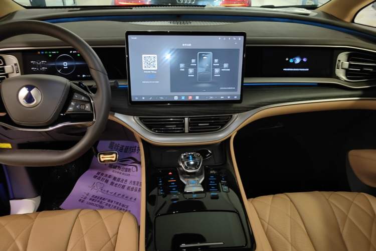 Used Denza D9 2025 DM-i Intelligent Drive 1020 Four-Wheel Drive Flagship Model Audio And AC Panel