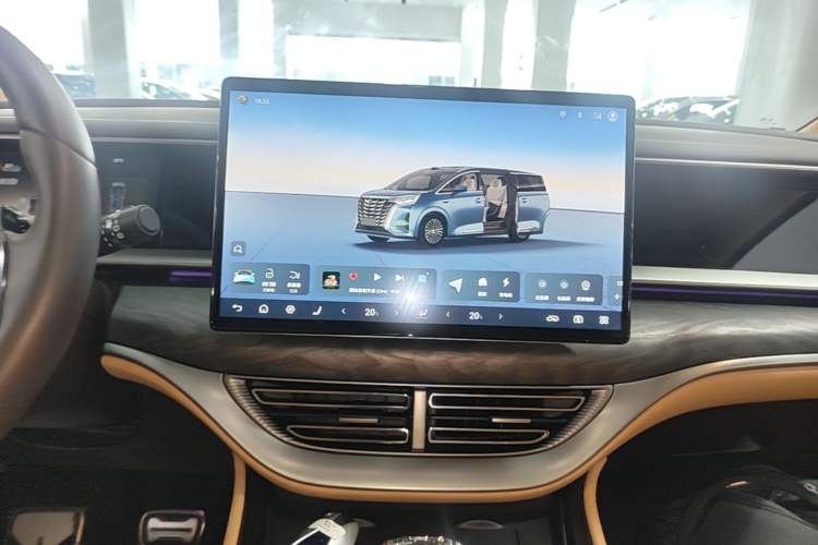 Used Denza D9 2025 DM-i Intelligent Drive 1020 Four-Wheel Drive Prestige Model Audio And AC Panel