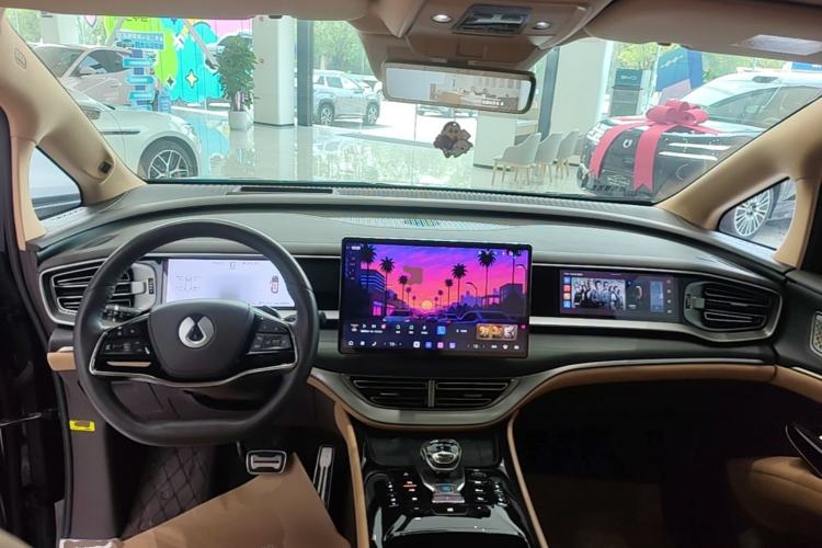 Used Denza D9 2025 DM-i Intelligent Drive 1020 Four-Wheel Drive Flagship Model Center Console