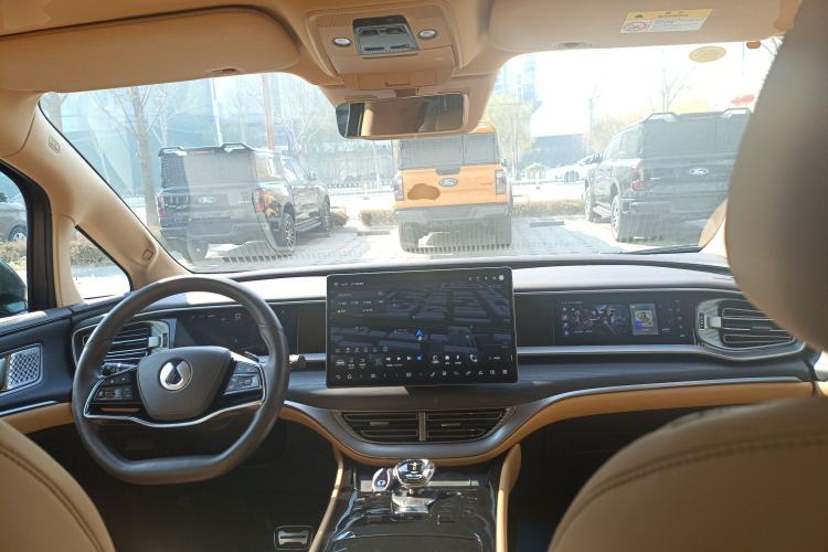 Used Denza D9 2025 DM-i Intelligent Drive 1020 Four-Wheel Drive Flagship Model Center Console