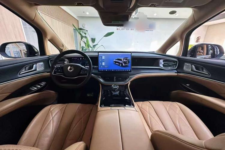 Used Denza D9 2025 DM-i Intelligent Drive 1020 Four-Wheel Drive Flagship Model Center Console