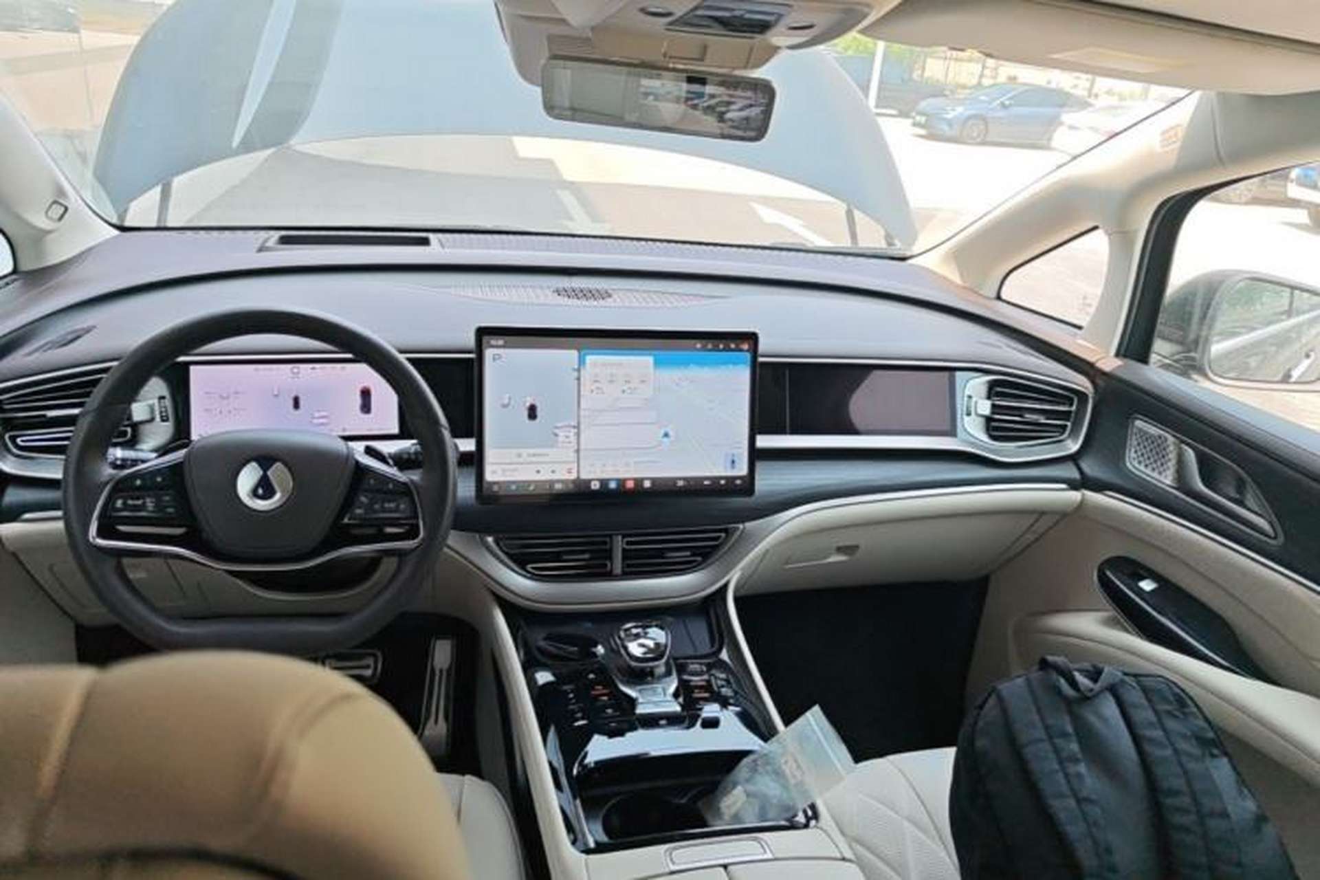 Used Denza D9 2025 DM-i Intelligent Drive 1020 Four-Wheel Drive Flagship Model Center Console