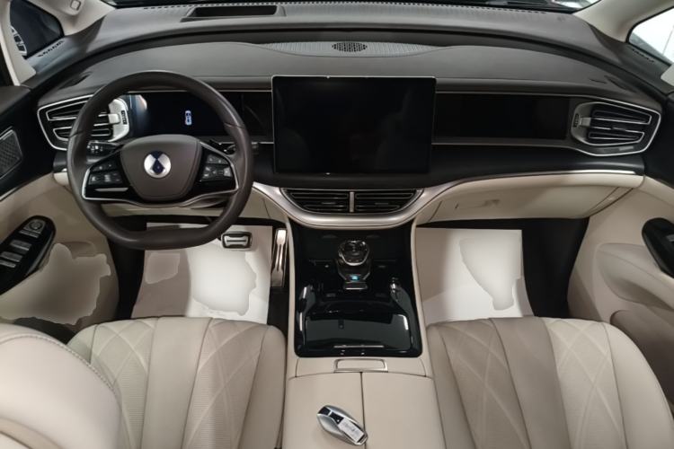 Used Denza D9 2025 DM-i Intelligent Drive 1020 Four-Wheel Drive Flagship Model Center Console