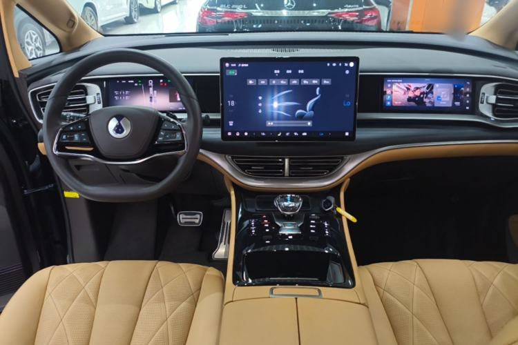 Used Denza D9 2025 DM-i Intelligent Drive 1020 Four-Wheel Drive Flagship Model Center Console