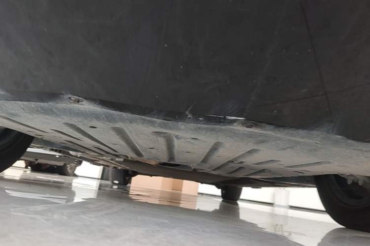 Used Denza D9 2025 DM-i Intelligent Drive 1020 Four-Wheel Drive Flagship Model Chassis Front