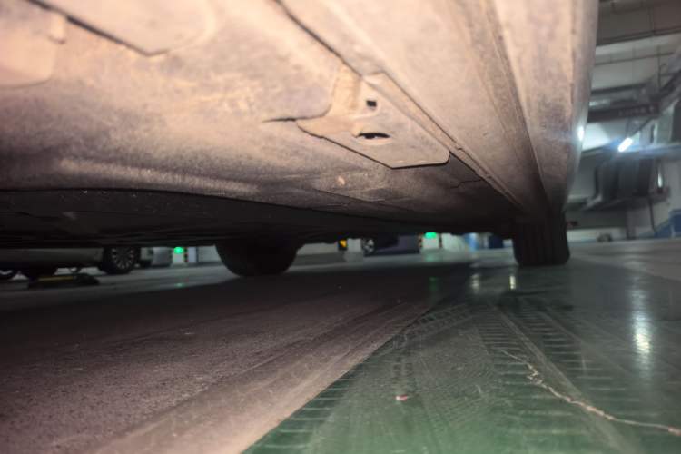 Used Denza D9 2025 DM-i Intelligent Drive 1020 Four-Wheel Drive Prestige Model Chassis Front Left