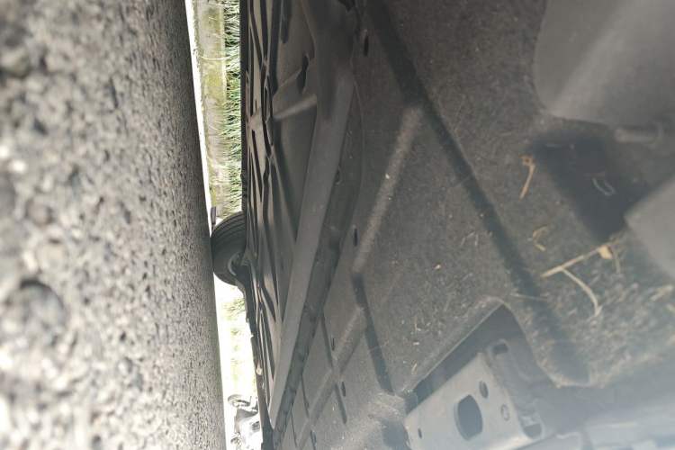 Used Denza D9 2025 DM-i Smart Drive 1020 Four-Wheel Drive Premium Model Chassis Front Left
