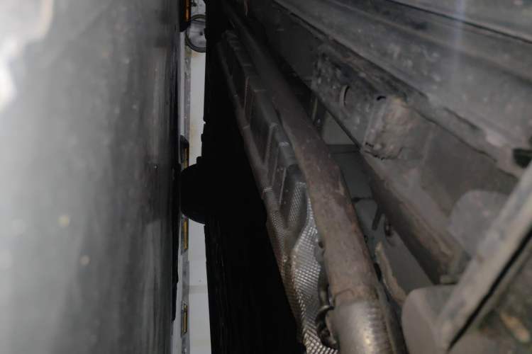 Used Denza D9 2025 Model DM-i Four-Wheel Drive Prestige Edition Chassis Front Right