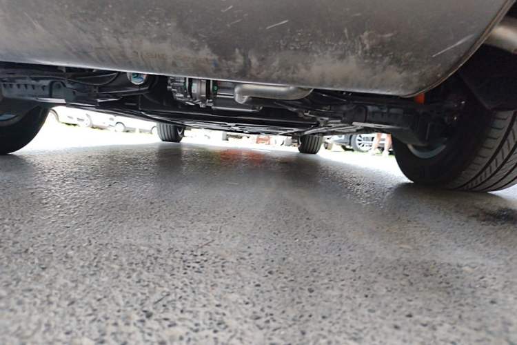 Used Denza D9 2025 DM-i Smart Drive 1020 Four-Wheel Drive Premium Model Chassis Rear