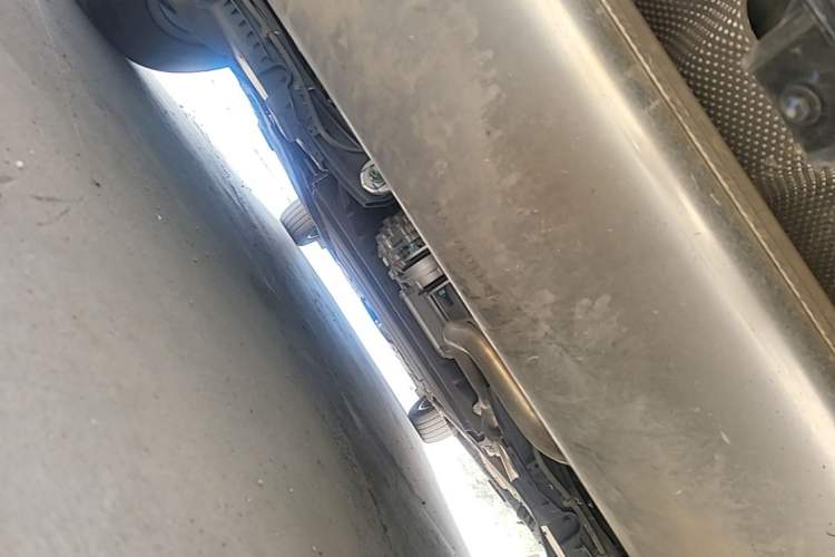 Used Denza D9 2025 Model DM-i Four-Wheel Drive Supreme Edition Chassis Rear