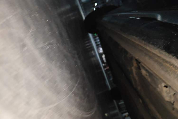 Used Denza D9 2025 DM-i Intelligent Drive 1020 Four-Wheel Drive Prestige Model Chassis Rear Left