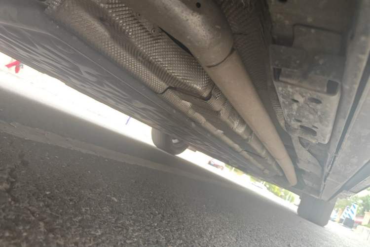 Used Denza D9 2025 DM-i Intelligent Drive 1020 Four-Wheel Drive Flagship Model Chassis Rear Right