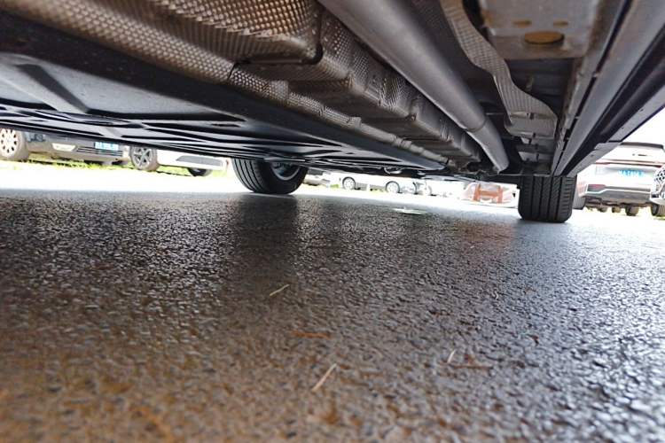 Used Denza D9 2025 DM-i Smart Drive 1020 Four-Wheel Drive Premium Model Chassis Rear Right
