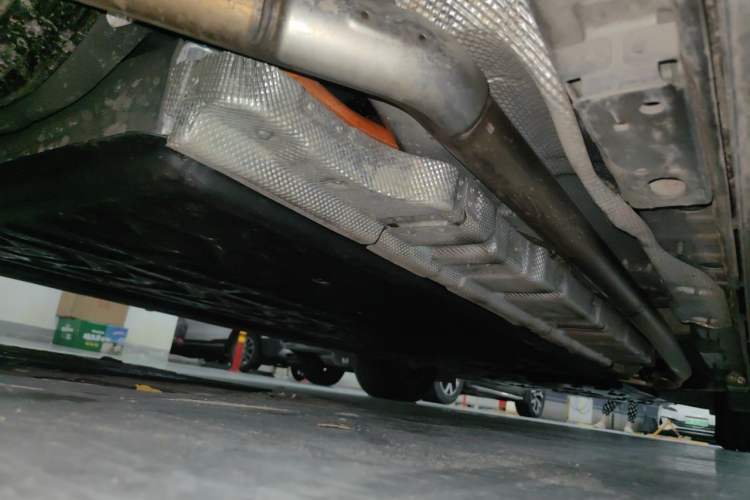 Used Denza D9 2025 Model DM-i Four-Wheel Drive Prestige Edition Chassis Rear Right