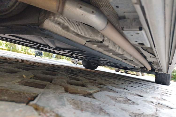 Used Denza D9 2025 DM-i Smart Drive 1020 Four-Wheel Drive Premium Model Chassis Rear Right