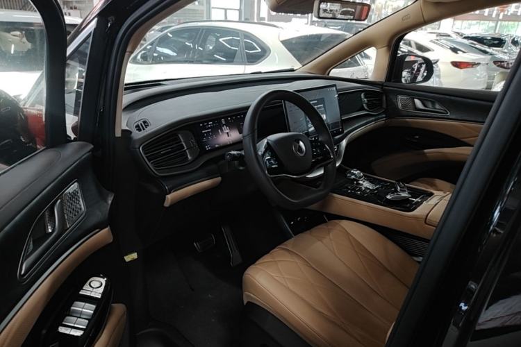Used Denza D9 2025 DM-i Intelligent Drive 1020 Four-Wheel Drive Prestige Model Driver Seat