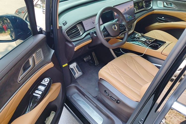Used Denza D9 2025 DM-i Smart Drive 1020 Four-Wheel Drive Premium Model Driver Seat