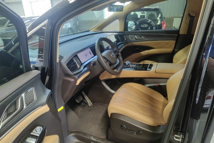 Used Denza D9 2025 DM-i Intelligent Drive 1020 Four-Wheel Drive Prestige Model Driver Seat