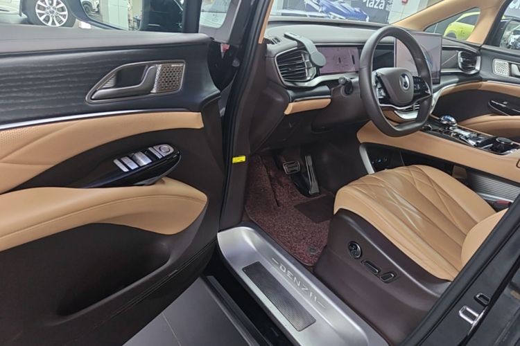 Used Denza D9 2025 DM-i Intelligent Drive 1020 Four-Wheel Drive Flagship Model Driver Seat