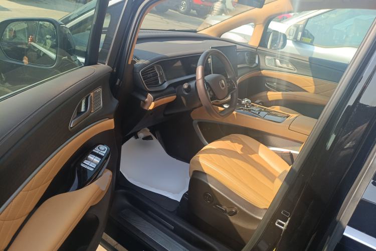 Used Denza D9 2025 DM-i Intelligent Drive 1020 Four-Wheel Drive Flagship Model Driver Seat