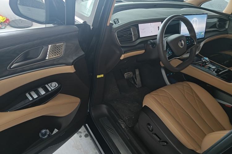 Used Denza D9 2025 DM-i Intelligent Drive 1020 Four-Wheel Drive Prestige Model Driver Seat