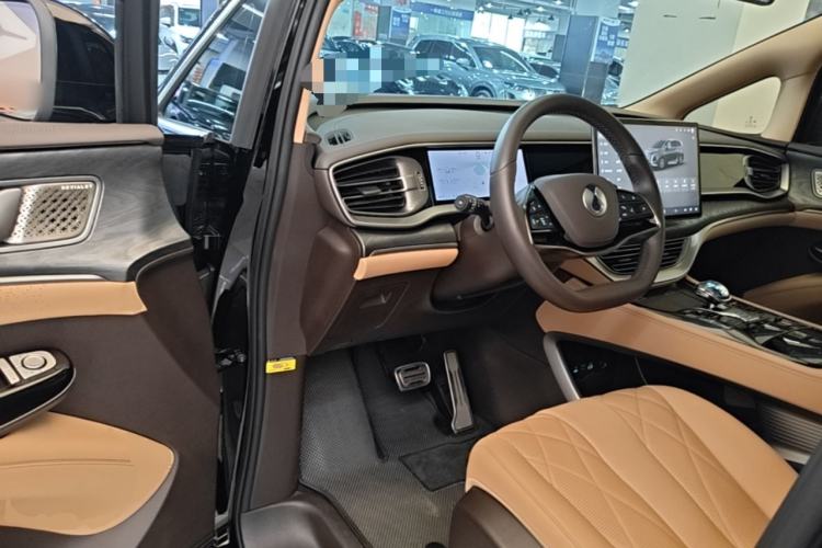 Used Denza D9 2025 DM-i Intelligent Drive 1020 Four-Wheel Drive Prestige Model Driver Seat