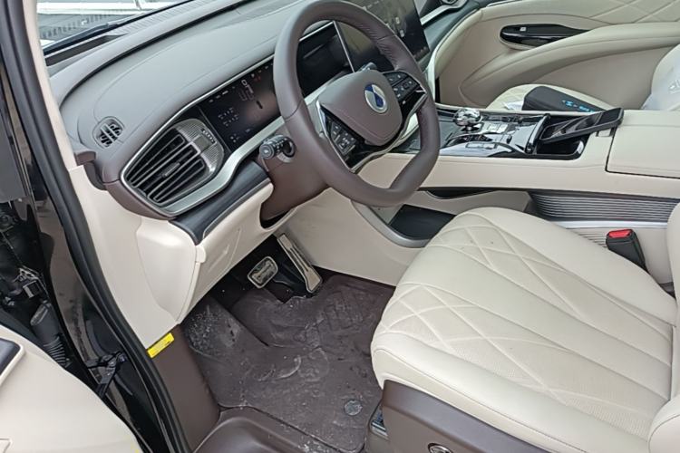 Used Denza D9 2025 DM-i Intelligent Drive 1020 Four-Wheel Drive Flagship Model Driver Seat