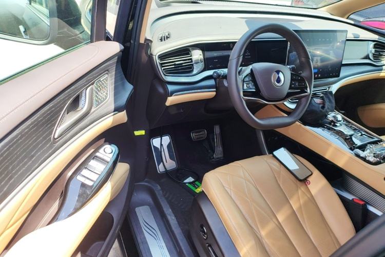 Used Denza D9 2025 DM-i Intelligent Drive 1020 Four-Wheel Drive Flagship Model Driver Seat