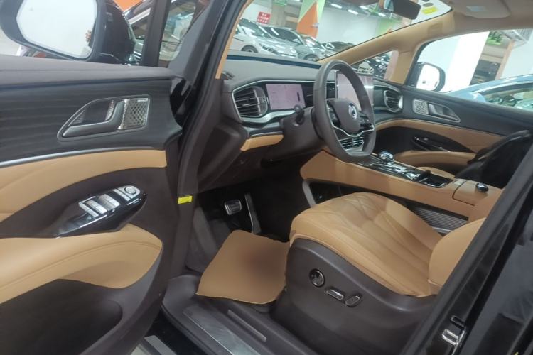 Used Denza D9 2025 DM-i Intelligent Drive 1020 Four-Wheel Drive Flagship Model Driver Seat