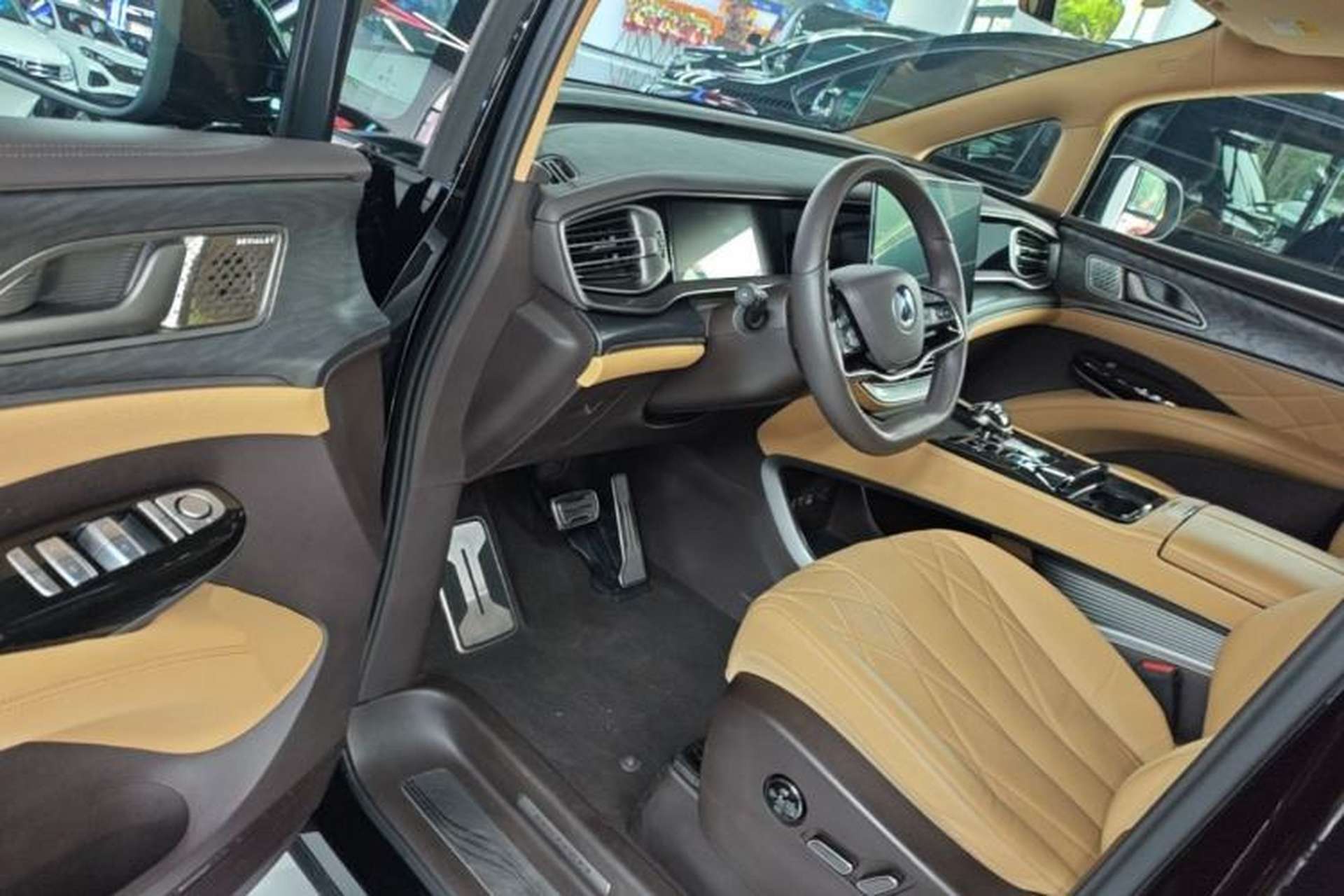 Used Denza D9 2025 DM-i Smart Drive 1020 Four-Wheel Drive Deluxe Model Driver Seat