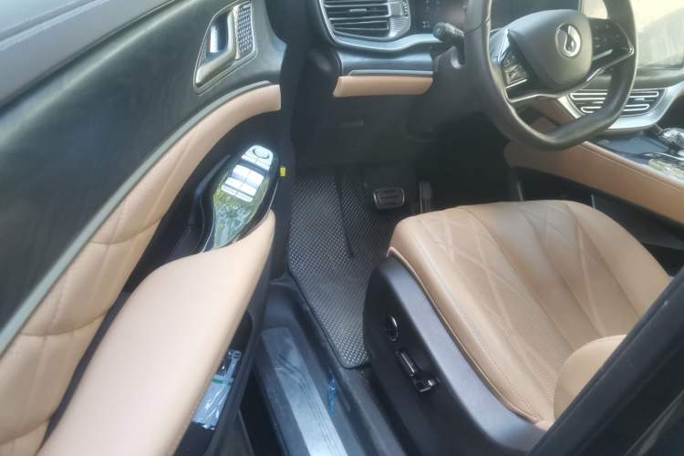Used Denza D9 2025 DM-i Smart Drive 1020 Four-Wheel Drive Deluxe Model Driver Seat