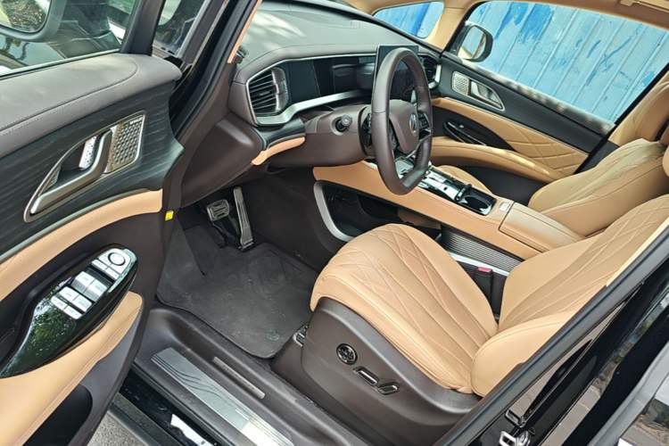 Used Denza D9 2025 DM-i Intelligent Drive 1020 Four-Wheel Drive Flagship Model Driver Seat