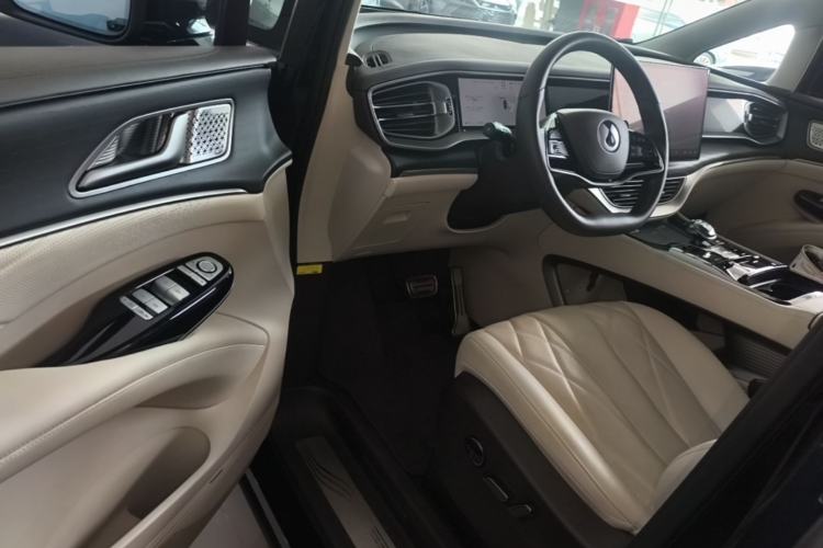 Used Denza D9 2025 DM-i Intelligent Drive 1020 Four-Wheel Drive Flagship Model Driver Seat