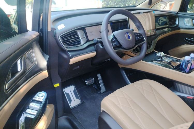 Used Denza D9 2025 DM-i Smart Drive 1020 Four-Wheel Drive Deluxe Model Driver Seat