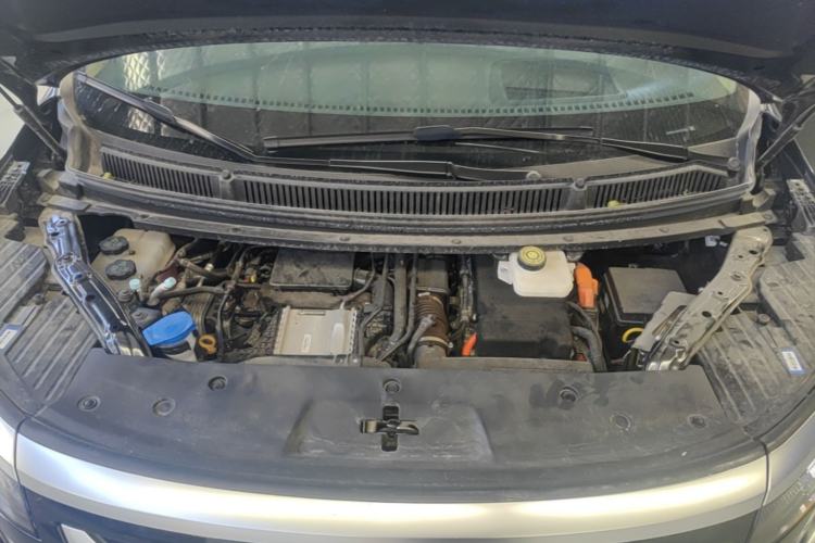 Used Denza D9 2025 DM-i Intelligent Drive 1020 Four-Wheel Drive Prestige Model Engine Bay