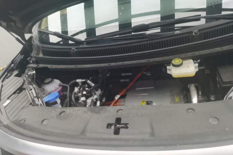 Used Denza D9 2025 Model EV Two-Wheel Drive Prestige Edition Engine Bay