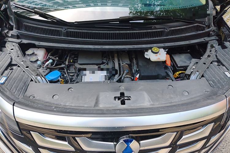 Used Denza D9 2025 DM-i Smart Drive 1020 Four-Wheel Drive Premium Model Engine Bay