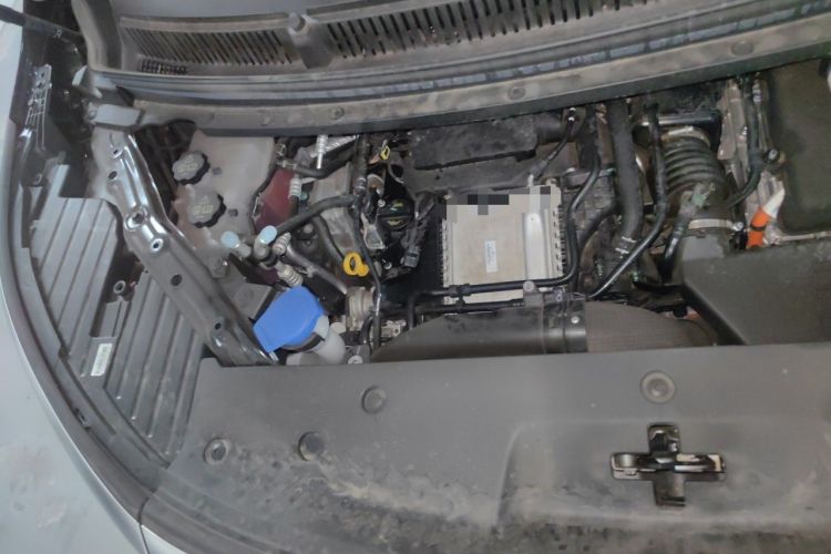 Used Denza D9 2025 Model DM-i Four-Wheel Drive Prestige Edition Engine Bay Right