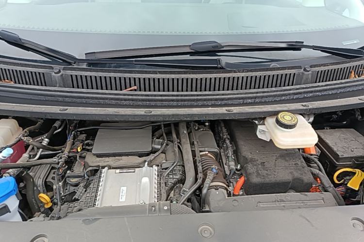 Used Denza D9 2025 DM-i Intelligent Drive 1020 Four-Wheel Drive Flagship Model Engine Bay