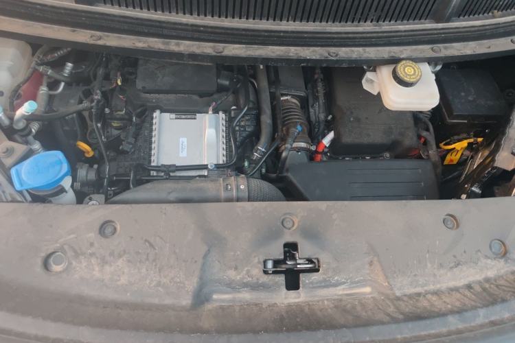 Used Denza D9 2025 DM-i Smart Drive 1020 Four-Wheel Drive Deluxe Model Engine Bay