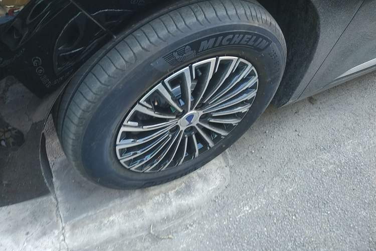 Used Denza D9 2025 Model DM-i Four-Wheel Drive Prestige Edition Exterior 1